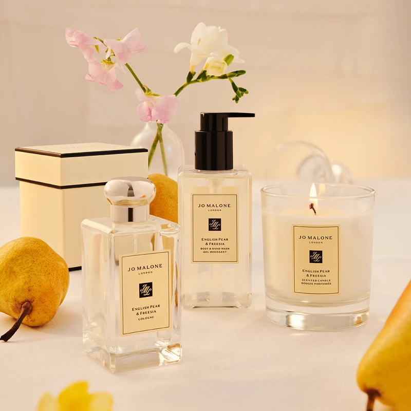 英國梨與小蒼蘭身體香氛系列，讓每天的沐浴時光也充滿愉悅幸福感。