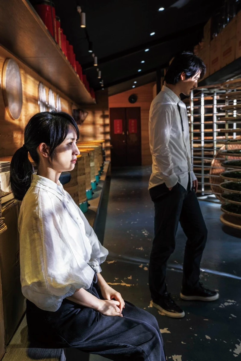 林依晨(左)在《車頂上的玄天上帝》與周渝民有著宿命般的羈絆 林依晨(左)在《車頂上的玄天上帝》與周渝民有著宿命般的羈絆