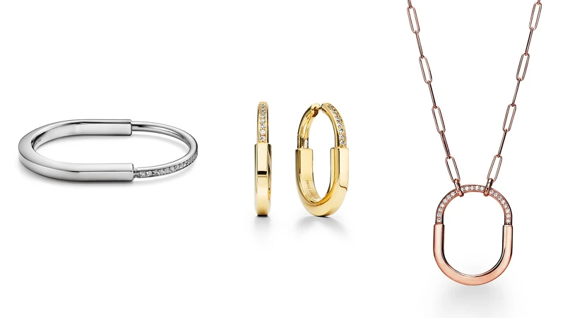 （左至右）Tiffany Lock18K白金鑲鑽手鐲、Tiffany Lock18K金鑲鑽耳環、Tiffany Lock18K玫瑰金鑲鑽項鍊(大型)。