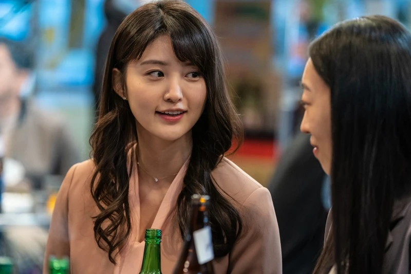 《假面女郎》李雅琳是辦公室寵兒,泡得3合1咖啡都比金貌美泡的香 《假面女郎》李雅琳是辦公室寵兒,泡得3合1咖啡都比金貌美泡的香