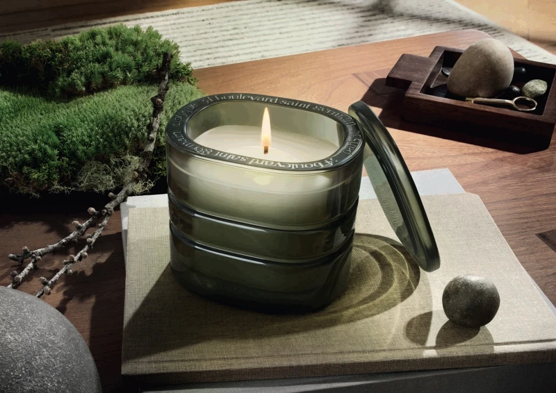 Diptyque大千之境系列訊香氛蠟燭(Temple des Mousses神社凝香)270g，NT8,000