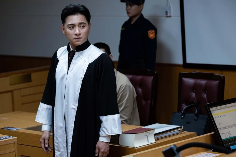 《地獄里長》鄭人碩飾演王牌律師，背法條台詞超過自己最高NG紀錄