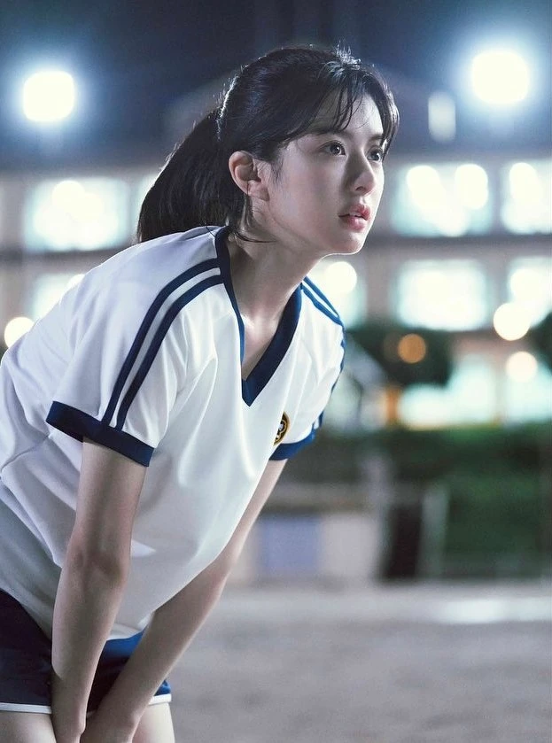 《MOVING 異能》張喜秀(高允貞飾)其實也是邊緣人，有了金奉皙的陪伴才不孤單