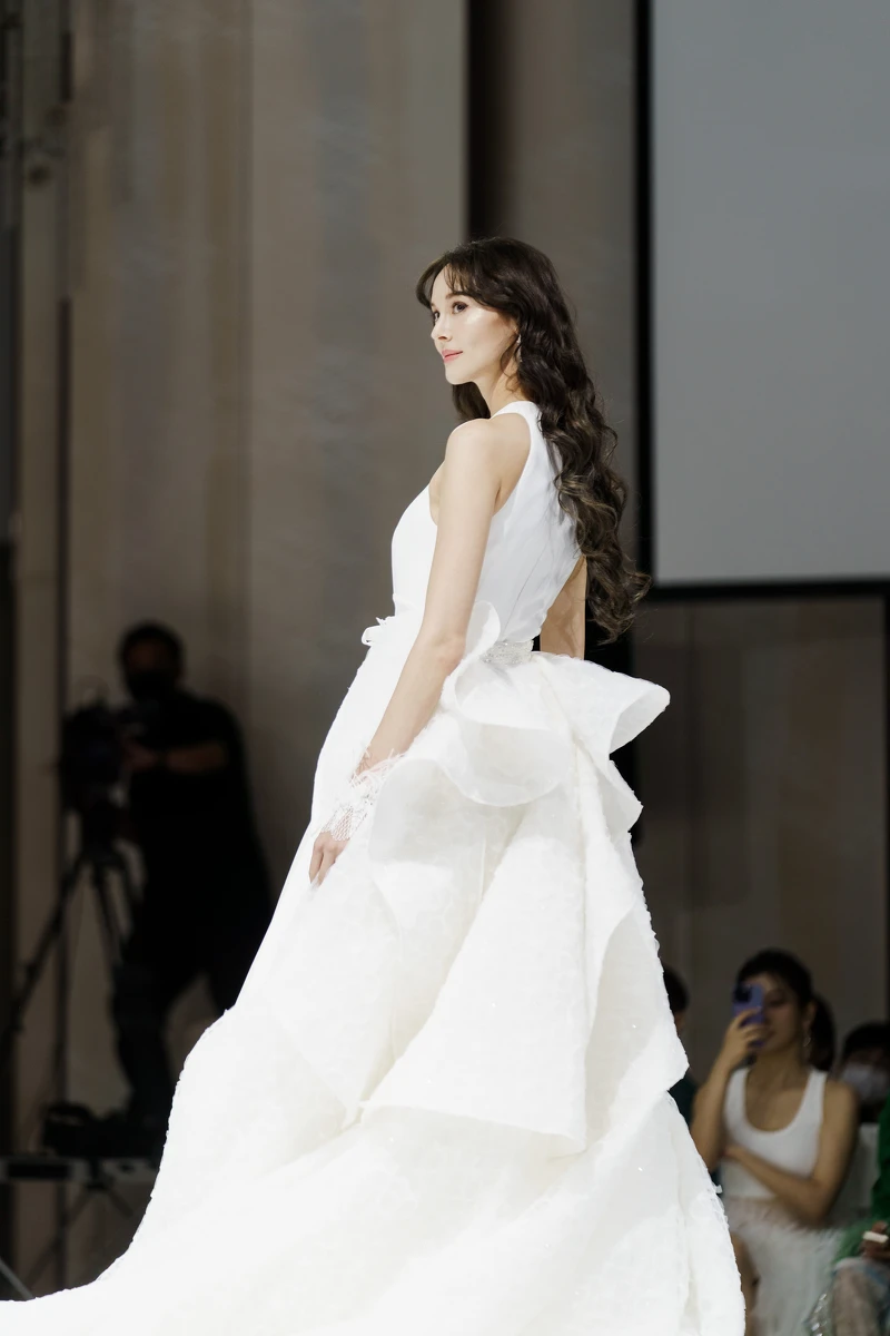 DEVOTION COUTURE九世國際在高級訂製禮服中注入永續精神。 DEVOTION COUTURE九世國際在高級訂製禮服中注入永續精神。