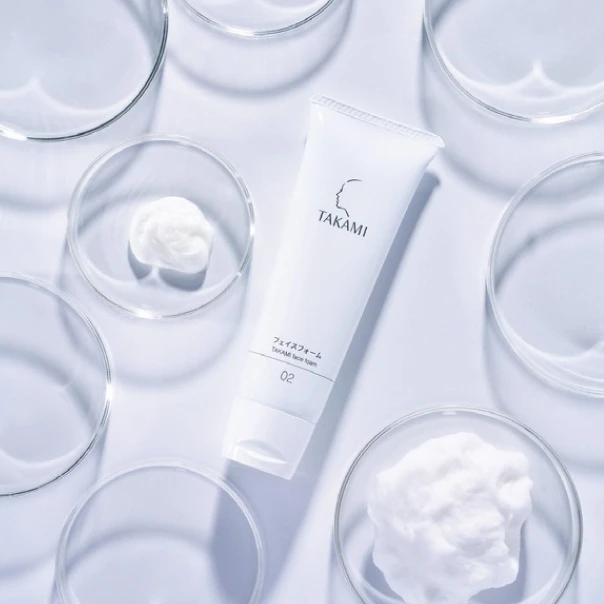 TAKAMI角質道氣墊潔顏乳80g，NT950