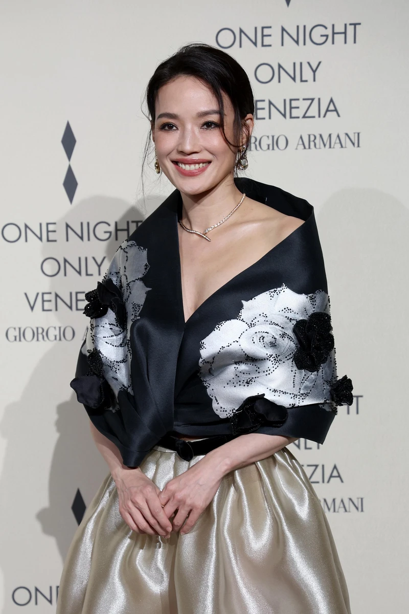 舒淇在2023年威尼斯影展的珠寶穿搭造型盤點