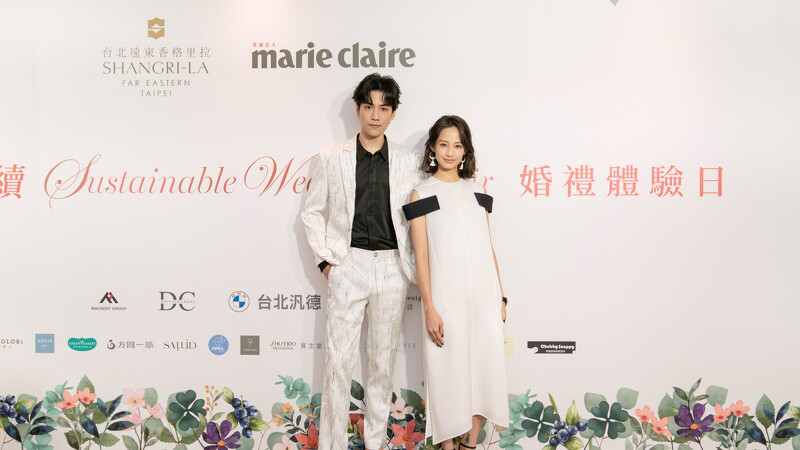 林子閎身上的高級訂製禮服由DEVOTION COUTURE以永續傳承概念為出發所設計,簡嫚書身著MACKENT GROUP研發織的環保永材質洋裝。 林子閎身上的高級訂製禮服由DEVOTION COUTURE以永續傳承概念為出發所設計,簡嫚書身著MACKENT GROUP研發織的環保永材質洋裝。