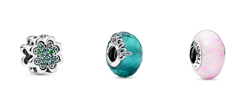 幸運草組合串飾NT$2,080、友誼長久松綠 Murano 琉璃串飾NT$1,580、幻彩粉紅串飾NT$1,580。 幸運草組合串飾NT$2,080、友誼長久松綠 Murano 琉璃串飾NT$1,580、幻彩粉紅串飾NT$1,580。