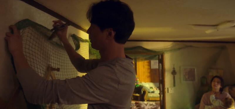 金斗植親手釘上防護網保護奉皙