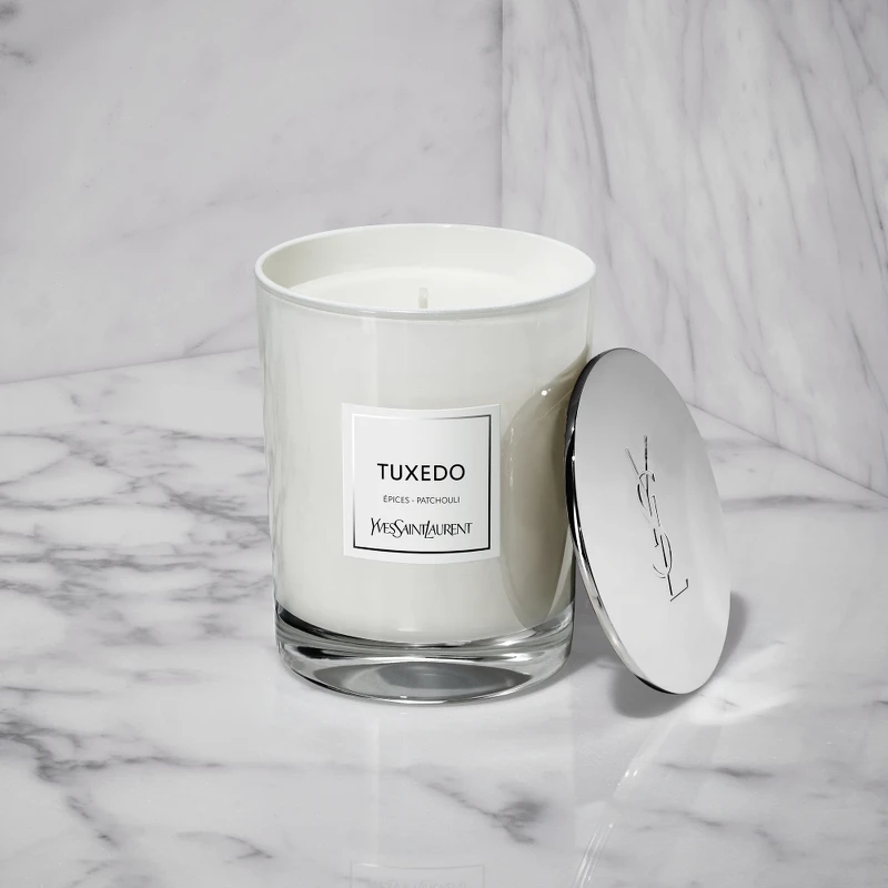 YSL時尚訂製香氛蠟燭-煙管褲裝165g,NT2,950 YSL時尚訂製香氛蠟燭-煙管褲裝165g,NT2,950