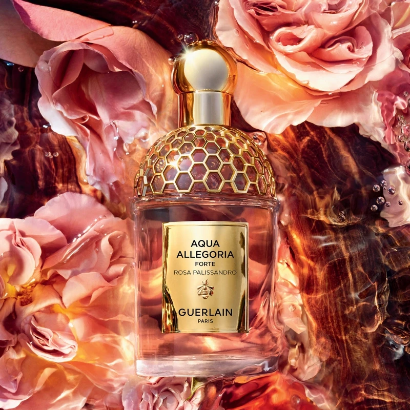 嬌蘭花草水語薔薇之木淡香精主視覺。 嬌蘭花草水語薔薇之木淡香精主視覺。