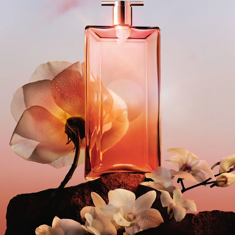 蘭蔻IDÔLE唯我香水玫瑰花香情境圖。 蘭蔻IDÔLE唯我香水玫瑰花香情境圖。