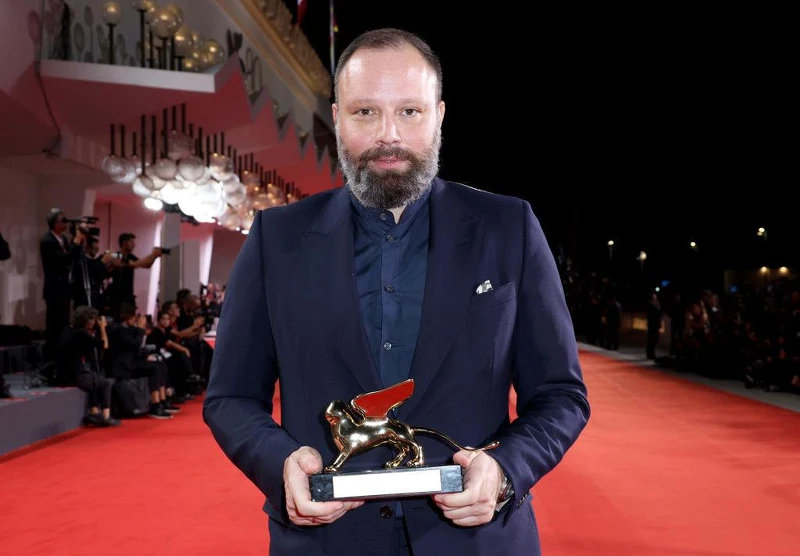 《Poor Things》導演Yorgos Lanthimo獲得第80屆威尼斯影展金獅獎。 《Poor Things》導演Yorgos Lanthimo獲得第80屆威尼斯影展金獅獎。