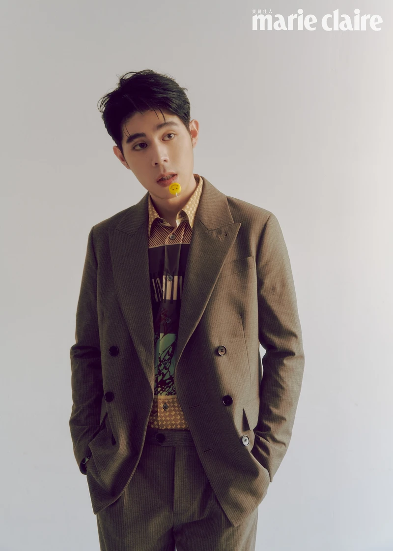 詹懷雲:格紋西裝外套、格紋西裝褲,all by Allsaints;印花襯衫,Paul Smith。 詹懷雲:格紋西裝外套、格紋西裝褲,all by Allsaints;印花襯衫,Paul Smith。