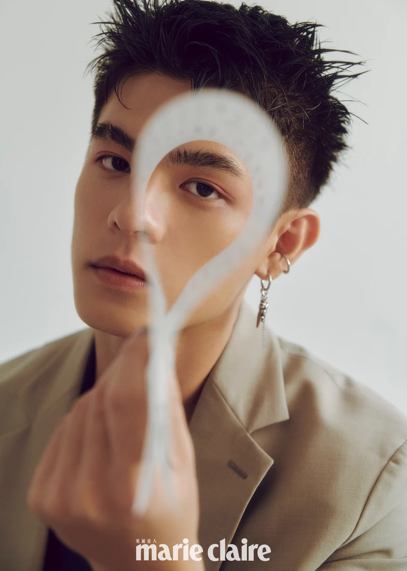 邱以太:卡其色西裝外套、印花襯衫,both by Allsaints。 邱以太:卡其色西裝外套、印花襯衫,both by Allsaints。