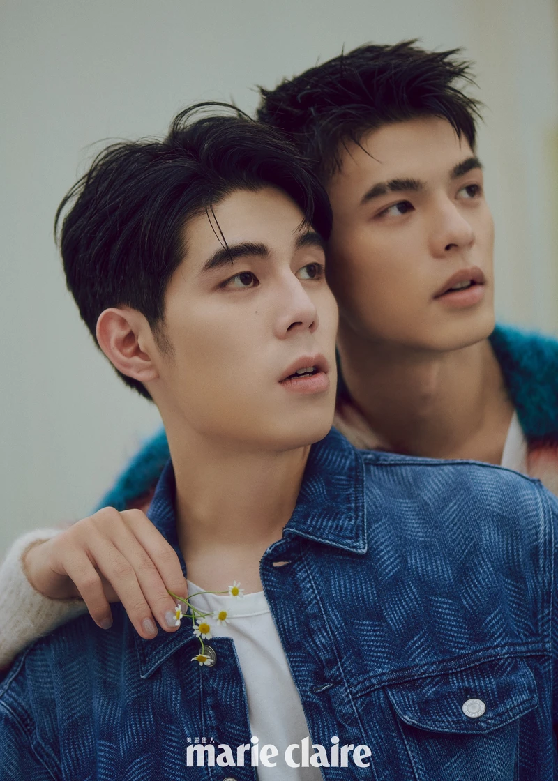 詹懷雲:丹寧印花套裝,Isabel Marant。邱以太:條紋馬海毛針織衫,Isabel Marant。 詹懷雲:丹寧印花套裝,Isabel Marant。邱以太:條紋馬海毛針織衫,Isabel Marant。