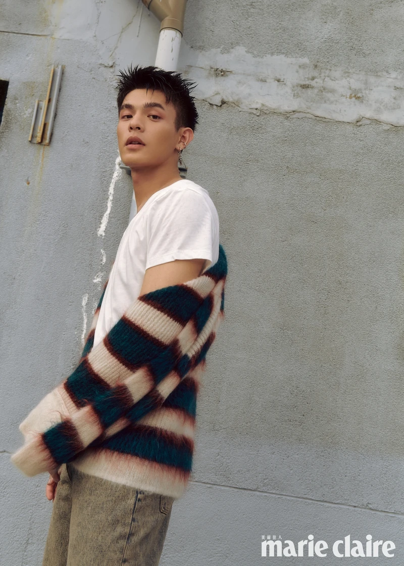 邱以太:條紋馬海毛針織衫,Isabel Marant;刷色丹寧褲,Sandro。 邱以太:條紋馬海毛針織衫,Isabel Marant;刷色丹寧褲,Sandro。