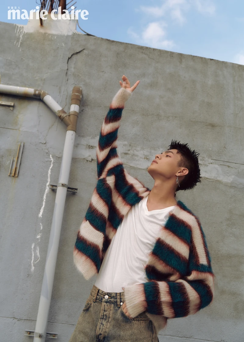 邱以太:條紋馬海毛針織衫,Isabel Marant;刷色丹寧褲,Sandro。 邱以太:條紋馬海毛針織衫,Isabel Marant;刷色丹寧褲,Sandro。