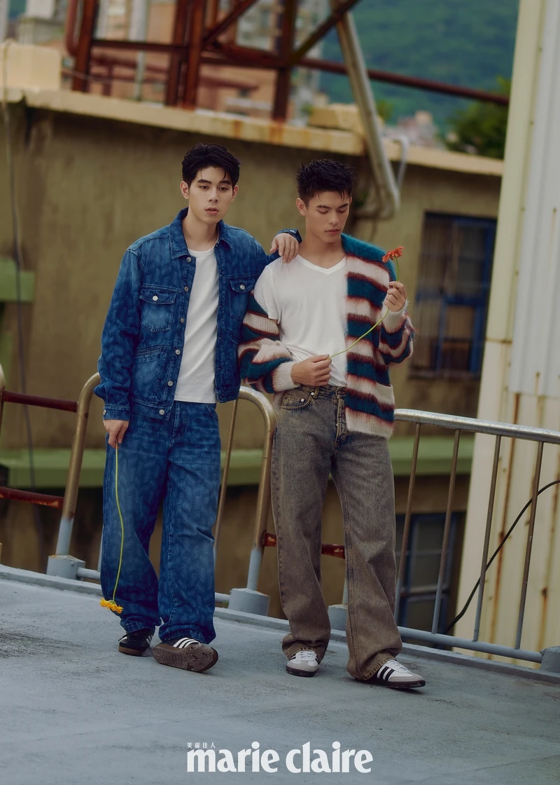 詹懷雲:丹寧印花套裝,Isabel Marant;復古運動鞋,adidas Originals。邱以太:條紋馬海毛針織衫,Isabel Marant;刷色丹寧褲,Sandro;復古運動鞋,adidas Originals。 詹懷雲:丹寧印花套裝,Isabel Marant;復古運動鞋,adidas Originals。邱以太:條紋馬海毛針織衫,Isabel Marant;刷色丹寧褲,Sandro;復古運動鞋,adidas Originals。