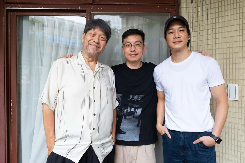 導演侯季然（中）推薦由金鐘影帝薛仕凌和羅北安演出MV