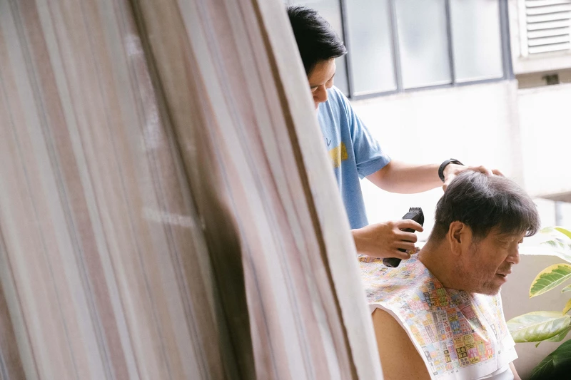 實力派演員羅北安X金鐘奬影帝薛仕凌在HUSH〈成人〉MV逼哭眾人