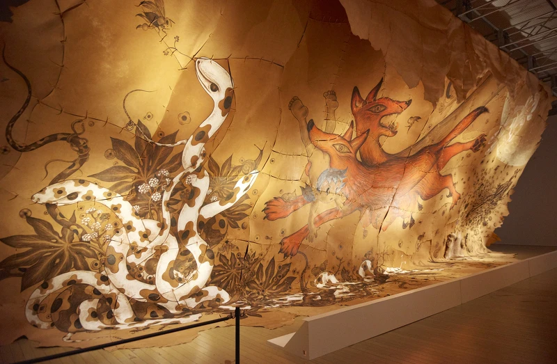 鴻池朋子「靜香的洞窟」©Tomoko KONOIKE ©Fujiko-Pro。 (大阪展出實況)。圖聯合數位文創提供