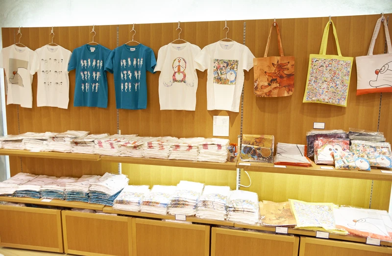 藝術家作品限定周邊-2(大阪展出實況，以台北展現場銷售為準)。圖聯合數位文創提供