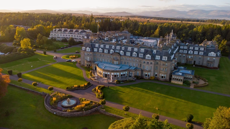 第32名的蘇格蘭「 Gleneagles」榮獲「Art of Hospitality Award」。 第32名的蘇格蘭「 Gleneagles」榮獲「Art of Hospitality Award」。