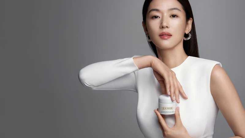 La Mer海洋拉娜首位品牌大使全智賢形象照。 La Mer海洋拉娜首位品牌大使全智賢形象照。