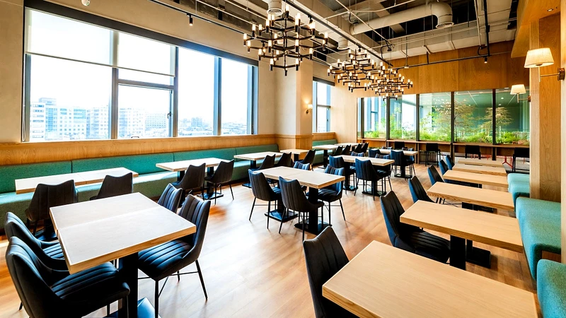 4樓-全台最大黑卡會員專屬空間「eslite premium」