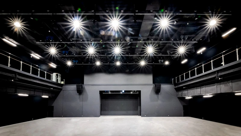 可容納500名觀眾的「黑盒子」