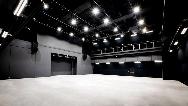 可容納500名觀眾的「黑盒子」