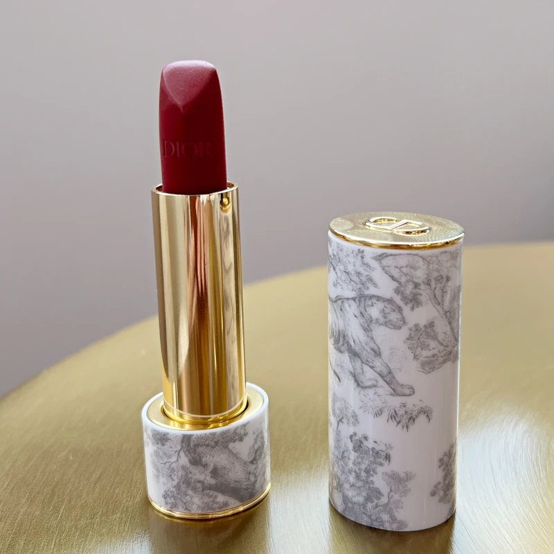 2023全新迪奧高訂非凡唇膏。 2023全新迪奧高訂非凡唇膏。