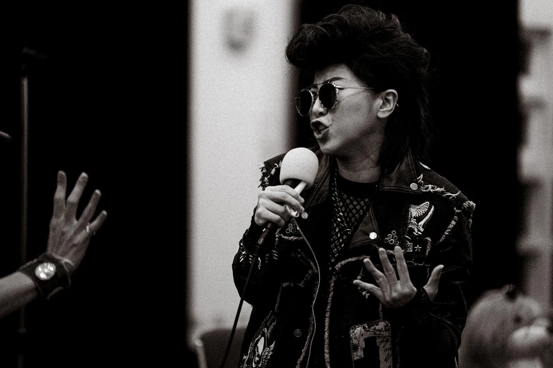 在台發展的韓國籍舞台劇演員金仁馨在音樂劇《搖滾芭比》全新中文版中演出伊扎克一角 在台發展的韓國籍舞台劇演員金仁馨在音樂劇《搖滾芭比》全新中文版中演出伊扎克一角