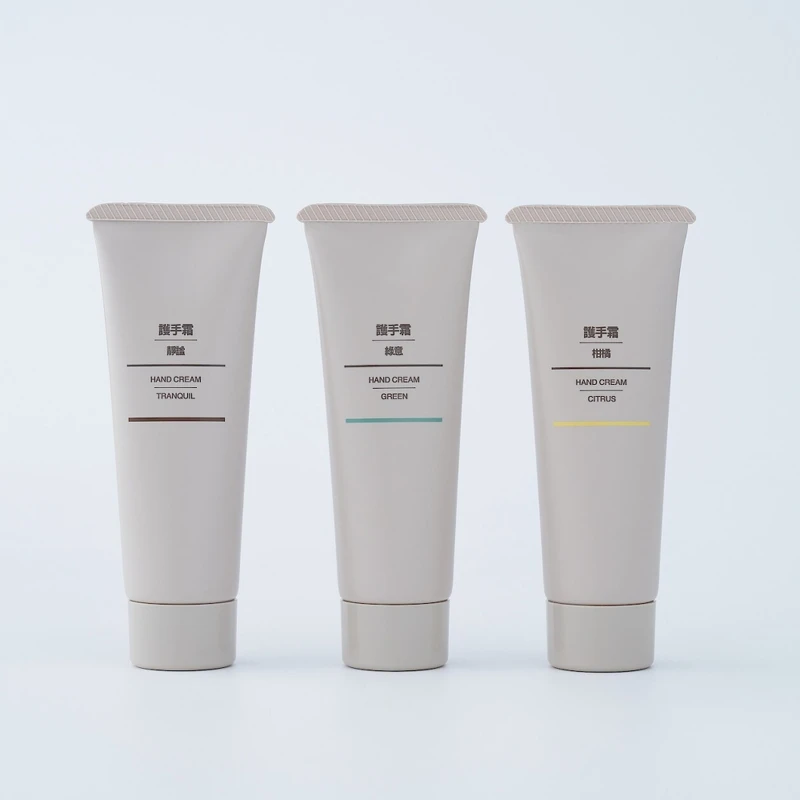 MUJI無印良品芳香護手霜,左起為靜謐、綠意、柑橘。 MUJI無印良品芳香護手霜,左起為靜謐、綠意、柑橘。