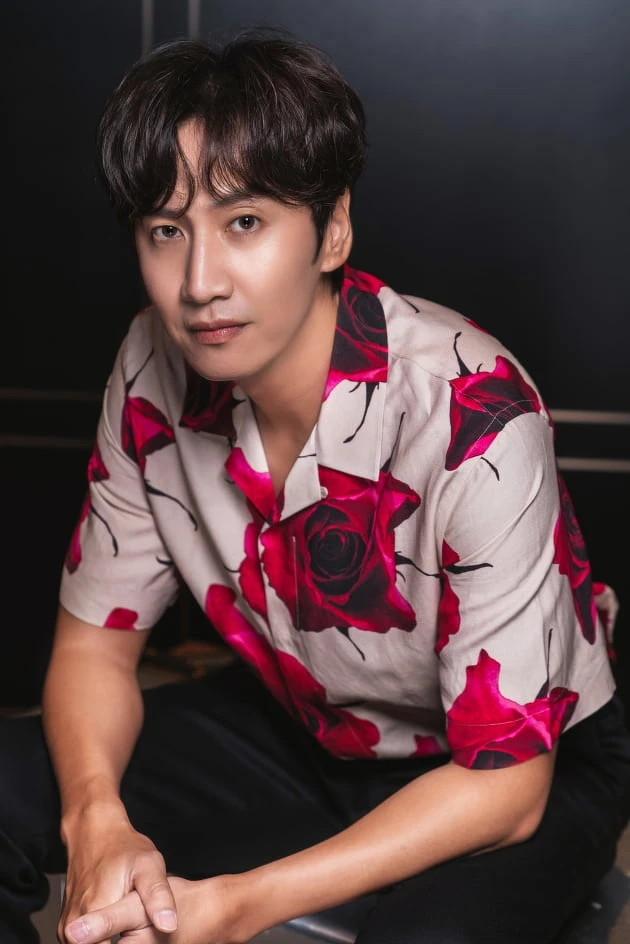 李光洙 飾演 尹昌宰 李光洙 飾演 尹昌宰