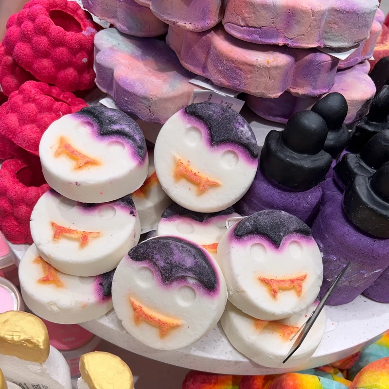 LUSH古堡伯爵泡泡浴芭,NT450 LUSH古堡伯爵泡泡浴芭,NT450