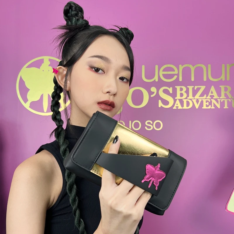 shu uemura植村秀X JOJO的奇妙冒險限量聯名彩妝周邊- JOJO聯名手拿包 shu uemura植村秀X JOJO的奇妙冒險限量聯名彩妝周邊- JOJO聯名手拿包