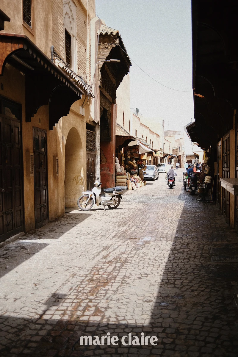 老城市區,摩洛哥和沙烏地阿拉伯的宗教聖城—麥地那(Medina)同名,皆為阿拉伯文詞彙,意為市區或城市。通常用來命名保存了傳統文化和建築風格的古老或歷史悠久的地區。 老城市區,摩洛哥和沙烏地阿拉伯的宗教聖城—麥地那(Medina)同名,皆為阿拉伯文詞彙,意為市區或城市。通常用來命名保存了傳統文化和建築風格的古老或歷史悠久的地區。