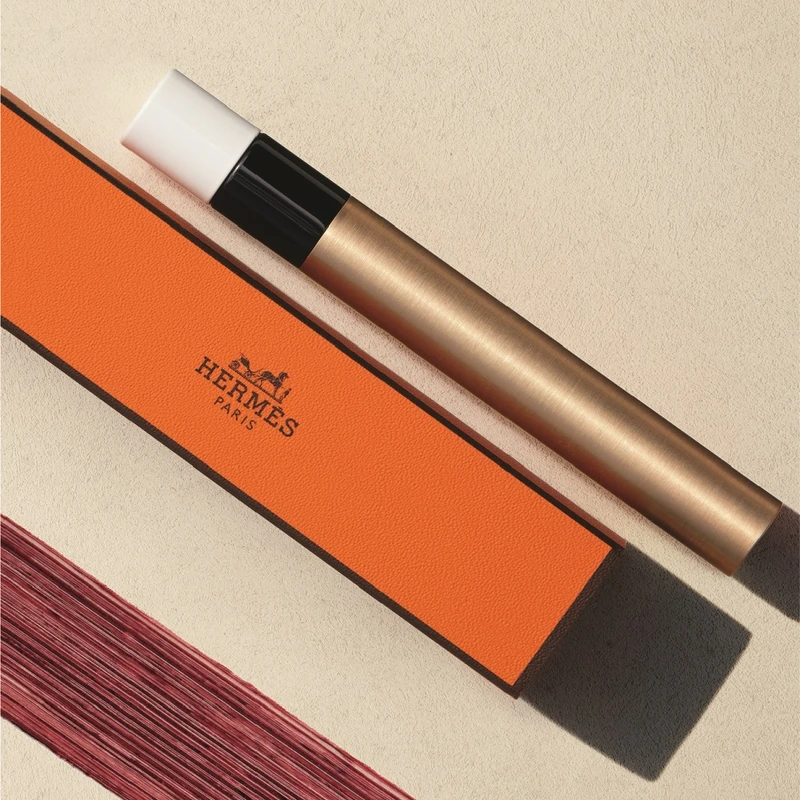 Le Regard Hermès愛馬仕眼妝系列Trait d'Hermès 愛馬仕睫毛膏視覺。 Le Regard Hermès愛馬仕眼妝系列Trait d'Hermès 愛馬仕睫毛膏視覺。