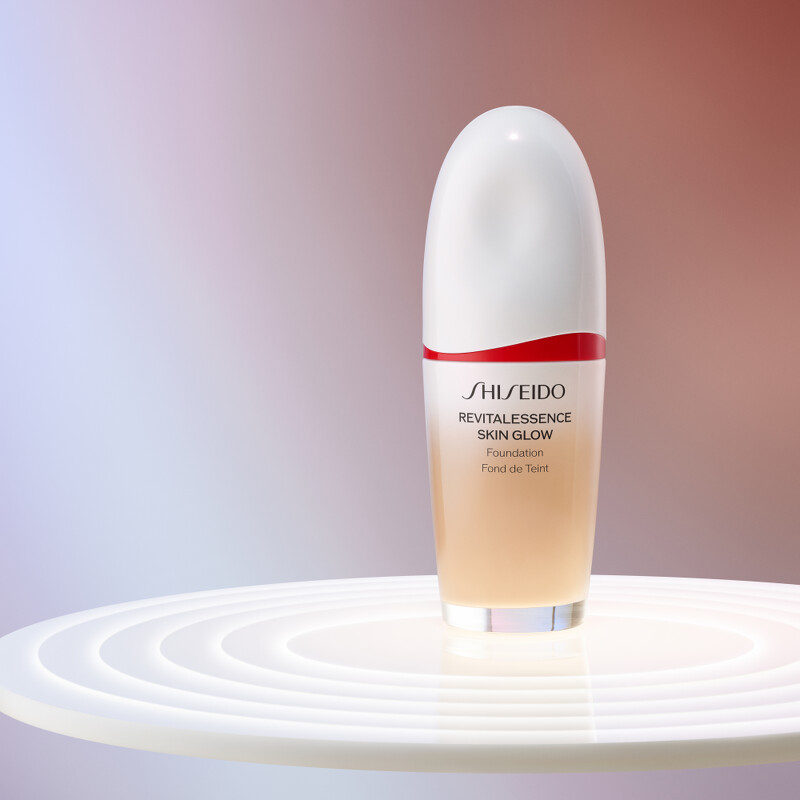 SHISEIDO資生堂國際櫃超聚光活膚精華粉底視覺圖。