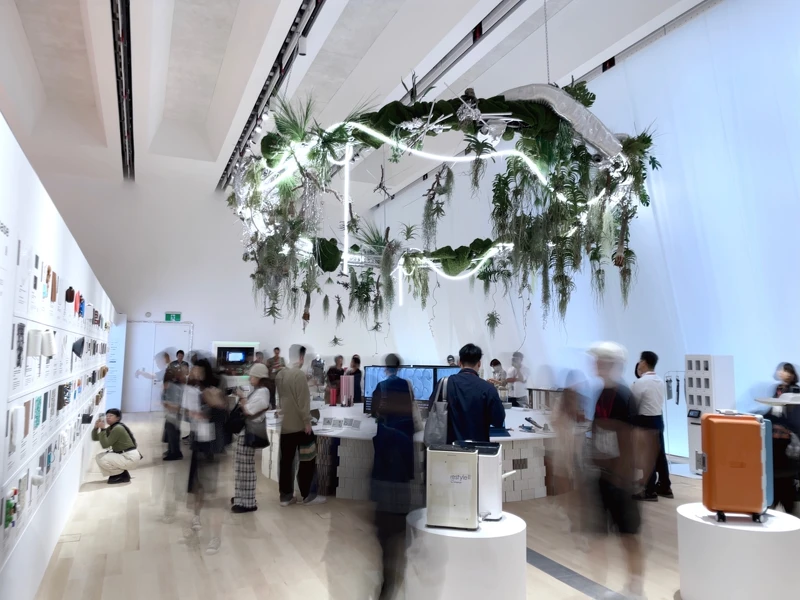 植物規劃品牌「感官花子」設計了大型環生裝置，除了為展場帶來一絲綠意，其背後也有重大含義。