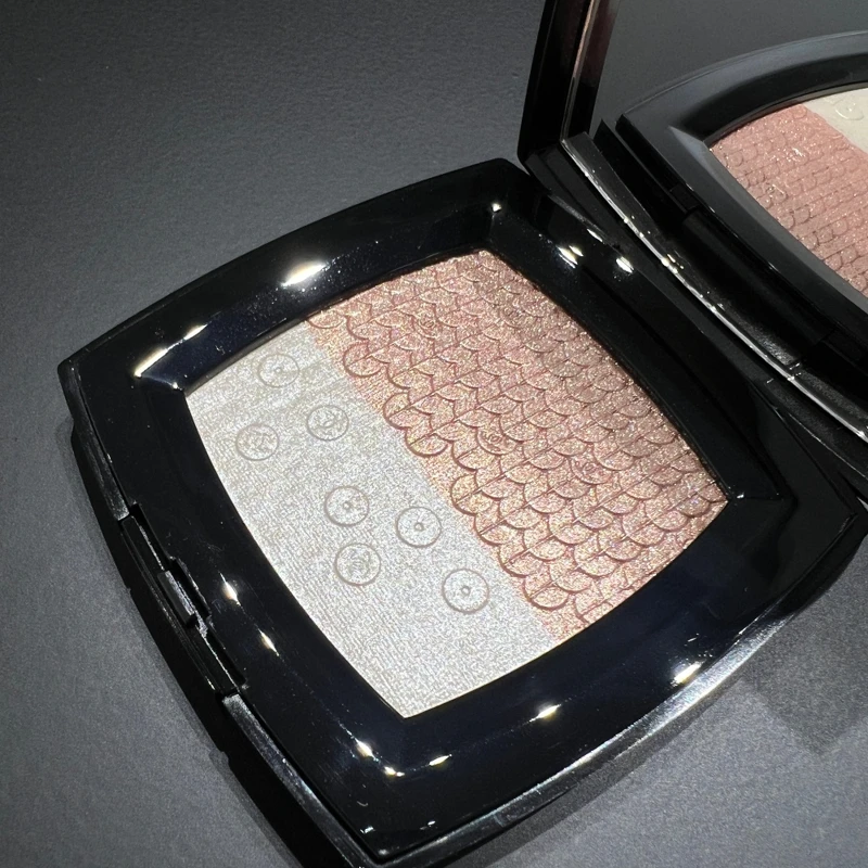 香奈兒亮亮片刺繡煥采盤實拍。 香奈兒亮亮片刺繡煥采盤實拍。