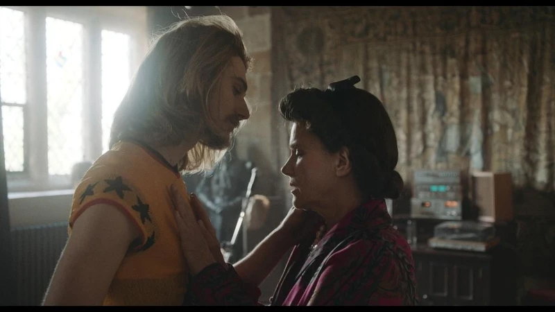 《達利:慾望之謎》達利妻子加拉生前擁有鮮肉後宮_右為「坎城影后」芭芭拉蘇可娃(Barbara Sukowa) 《達利:慾望之謎》達利妻子加拉生前擁有鮮肉後宮_右為「坎城影后」芭芭拉蘇可娃(Barbara Sukowa)