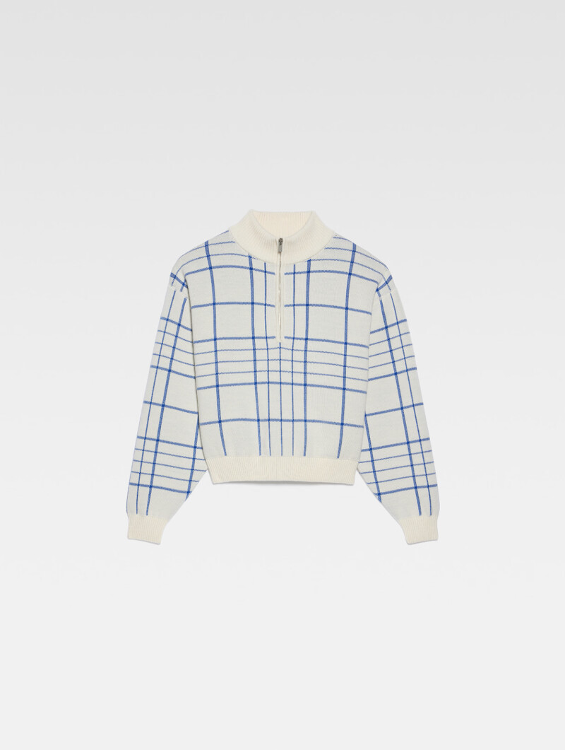 Jacquemus 格紋高領上衣，NT$18,980。