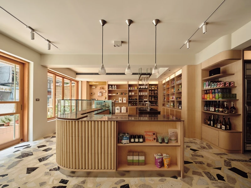 全新的「mise en Plants」選物店以小超市為概念座落在大安區巷弄。 全新的「mise en Plants」選物店以小超市為概念座落在大安區巷弄。