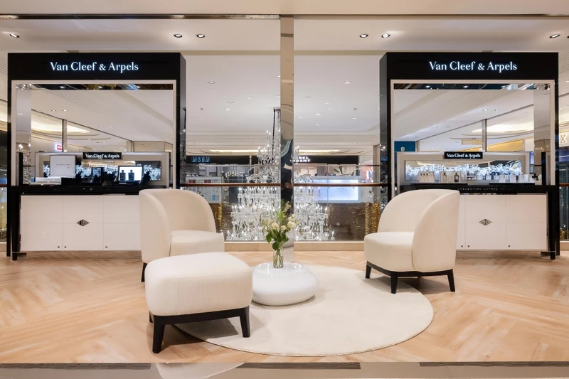 Van Cleef Arpels梵克雅寶全台首間旗艦香氛專門店沙龍鑑賞區。 Van Cleef Arpels梵克雅寶全台首間旗艦香氛專門店沙龍鑑賞區。