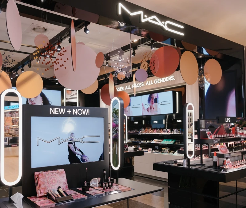 M.A.C台北新光A11品牌概念店新品體驗區。 M.A.C台北新光A11品牌概念店新品體驗區。