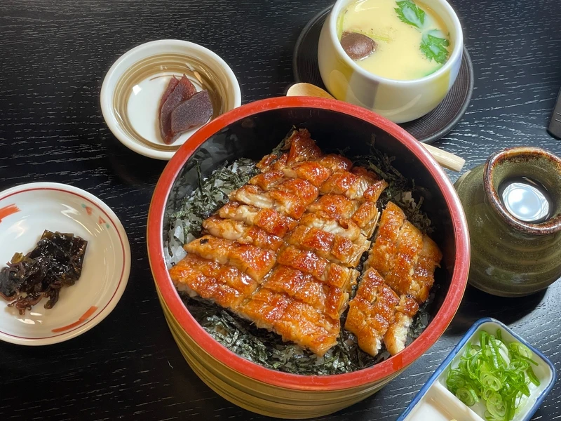 關西風蒲燒鰻魚。