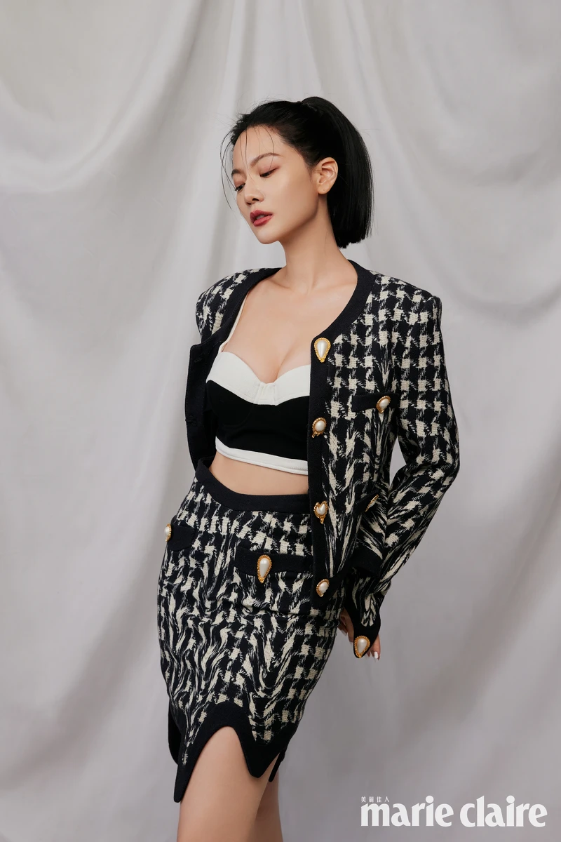 千鳥格針織套裝，Moschino。